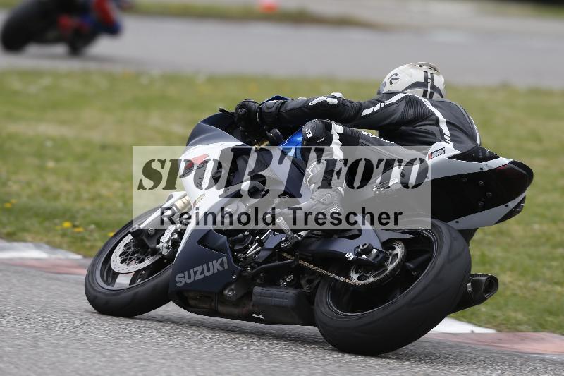 Archiv-2025/08 20.04.2025 Speer Racing ADR/Gruppe gruen/backside